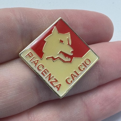 Piacenza calcio lapel pin - calcio,